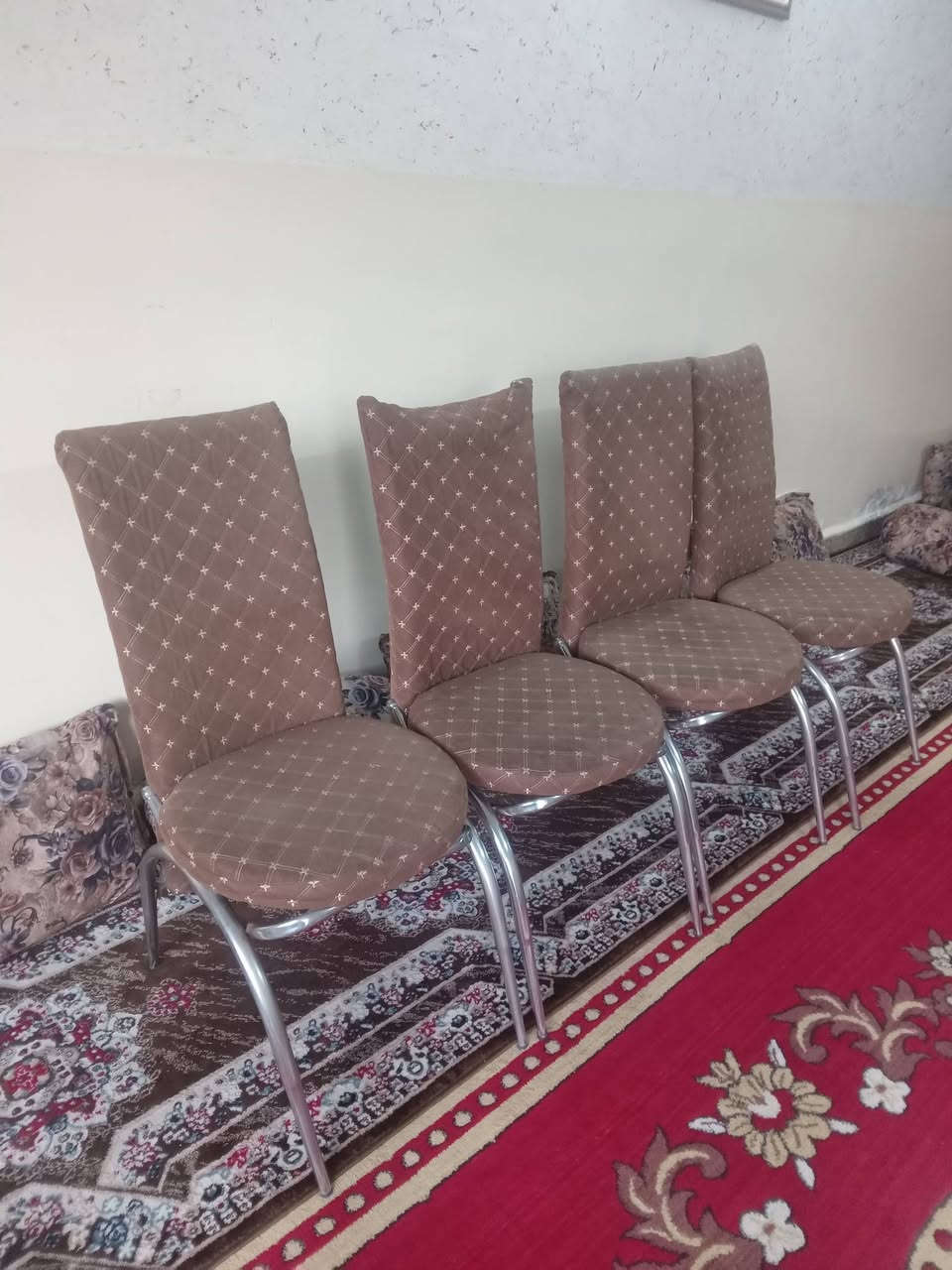 للبيع  والسعر بالصورة العنوان حي العروبة للمزيد من الاستفسار ادخل خاص او اتصل على ***********
