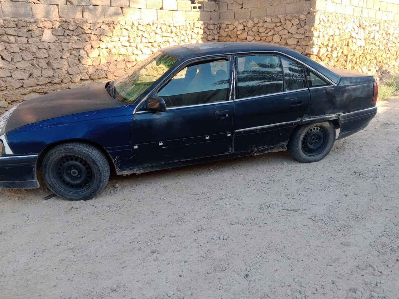 السلام عليكم للبيع او مراوس
اوميكا 92 محرك 2000 جديد كير محرك اكسل بشرط 
السياره باسمي شغاله وتمشي وترايك وين متريد
السياره حلوه بس يرادلها ترتيب 
سعره 18وبيها مجال بسيط
للستفسار ***********
             ***********
