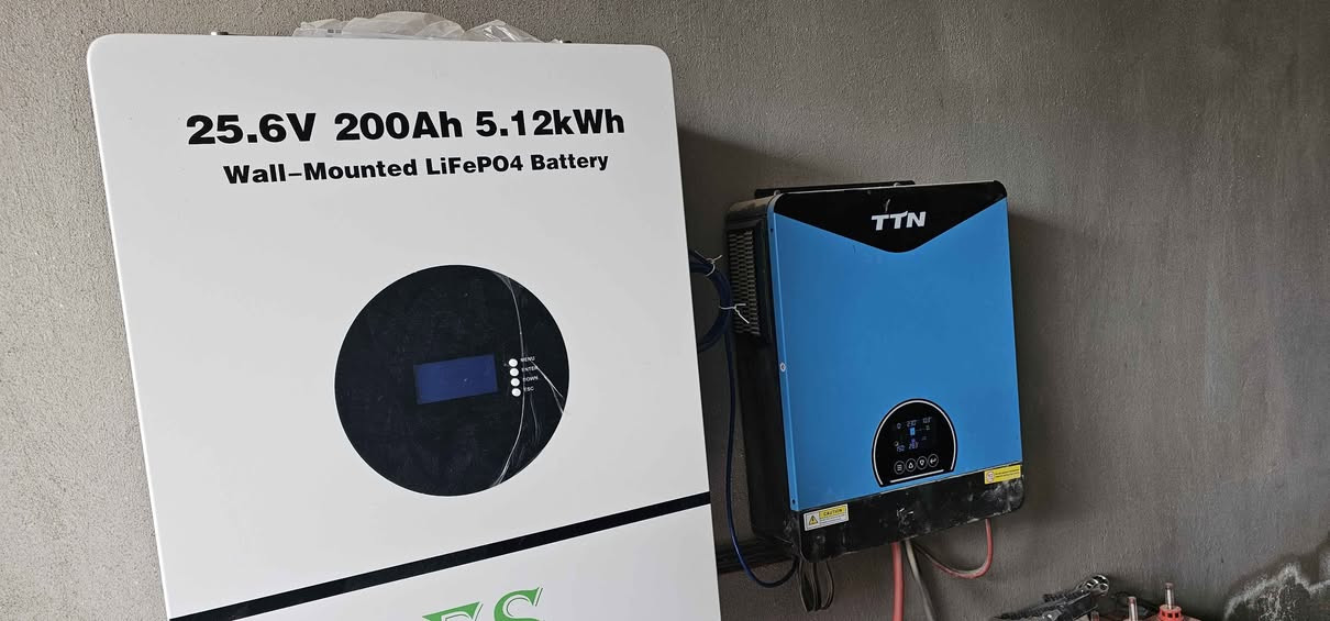 انفيرتر ٤،٢ كيلو واط نظام ٢٤ فولت
تنطي ١٥ لحد ١٨ امبير و تكدر تشد عليها لوحات عدد ١٠ حجم ٦٠٠ واط او ٦١٥ واط
يشحن بطارية سرعتة يبدي من ٣٠ امبير لحد ١٢٠ امبير كركوك, العراق


**إذا كنت صاحب هذا الإعلان وتريد حذفه لأي سبب، رجاءا أرسل رسالة إلى الدعم الفني**