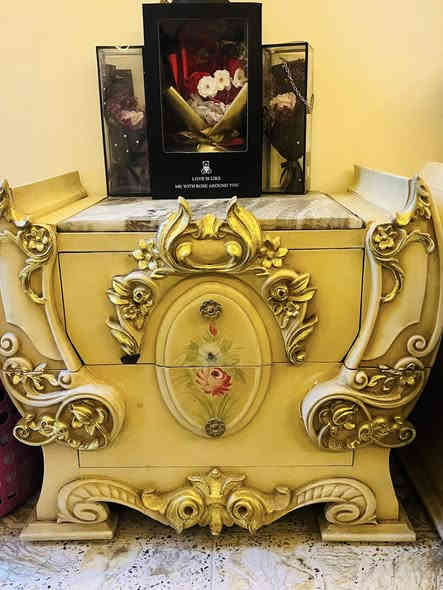 السلام عليكم غرفة اخشاب للبيع النوعيه زان مصري ملكي مكونه من 6قطع مع جزامه لون تبني للاستفسار ***********
