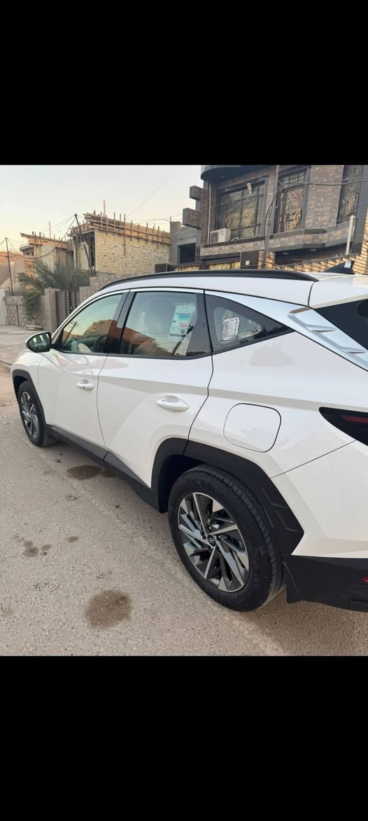 السلام عليكم اخوان
توسان ٢٠٢٤ ..فول مواصفات عدا الفتحة ..مكفولة من كلشي من الشخط...ماشية ٤٠ الف ..بأسمي تحويل مباشر رقم بغداد .. مكاني بغداد /مشتل واتساب فقط *********** 
نهايتها( ٢١٣ )ورقة
