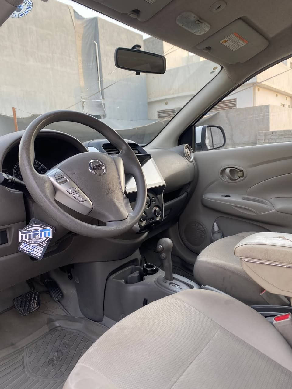 صني موديل 21 هندي
ماشيه 100 كيلو

سياره نظيفه رقم اربيل تريد تحويل او وكاله 

بيه جاملغ خلفي وجنطه بدون دواخل

مكانه ديالى بعقوبه 

سعره 115 وبيه مجال ان شاءالله 

اتصال ***********
