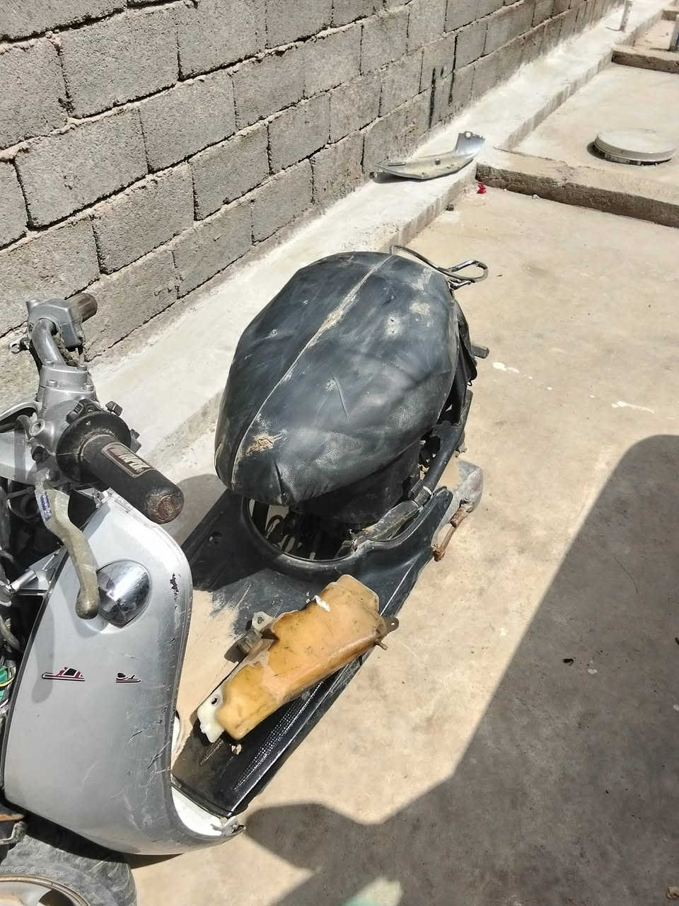 دراجه للبيع كلاسك كوم حديد 50بكاني حي نصر رقمي ***********
