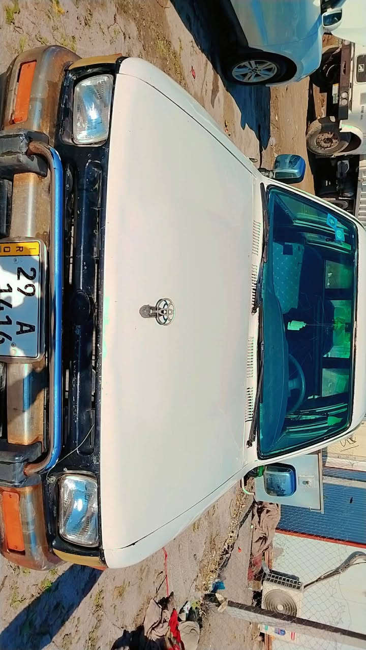 السلام عليكم من رخصة الادمن 
بيكم تويوتا موديل 89 للبيع محرك كروسيده رقم واسط دولي 
شرط التحويل مصبوغة عام للجمالية تخم تاير بطارية جديده 
السعر 52وبيها مجال العنوان بعقوبه بهرز للاستفسار الاتصال ع 
الرقم ***********
