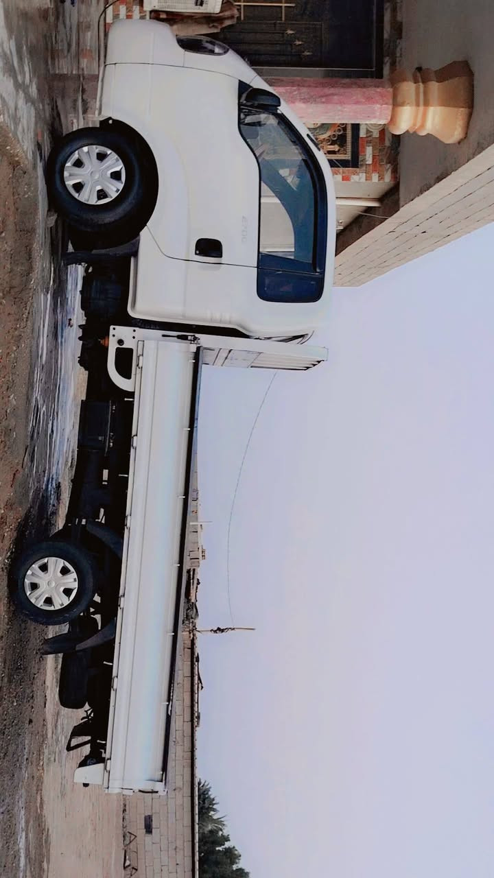 للبيع كيا موديل 17 رقم واسط محرك جيد كير جيد كسن جيد سعر113شراي يتصل ***********
