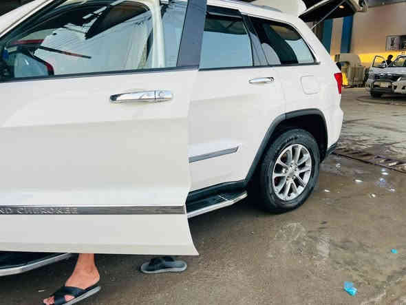 السلام عليكم ورحمة الله وبركاته
جيب 2011 بغداد اصل 
السياره فول الفول الأخير ماااكدر اذكرهن 
السياره الفحص السونار موجود بلمنشور 
ماشيه 131 حقيقي 
تخم كارتون 
حداديه كارتون 
كلشي جاهز شغل واتوكل 
السعر 153
الاتصال او مراسله واتساب 
***********
