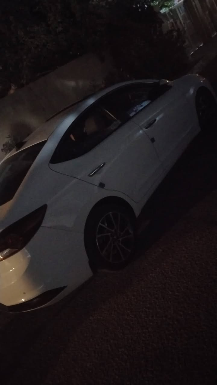 النترا خليجي موديل ٢٠٢٠ اللون ابيض محرك ٢٠٠٠ دوش كفالة عامة عدى كم رصعة ممبينه السعر 160 
او مراوس بسيارة سلتوس او توسان 
***********
