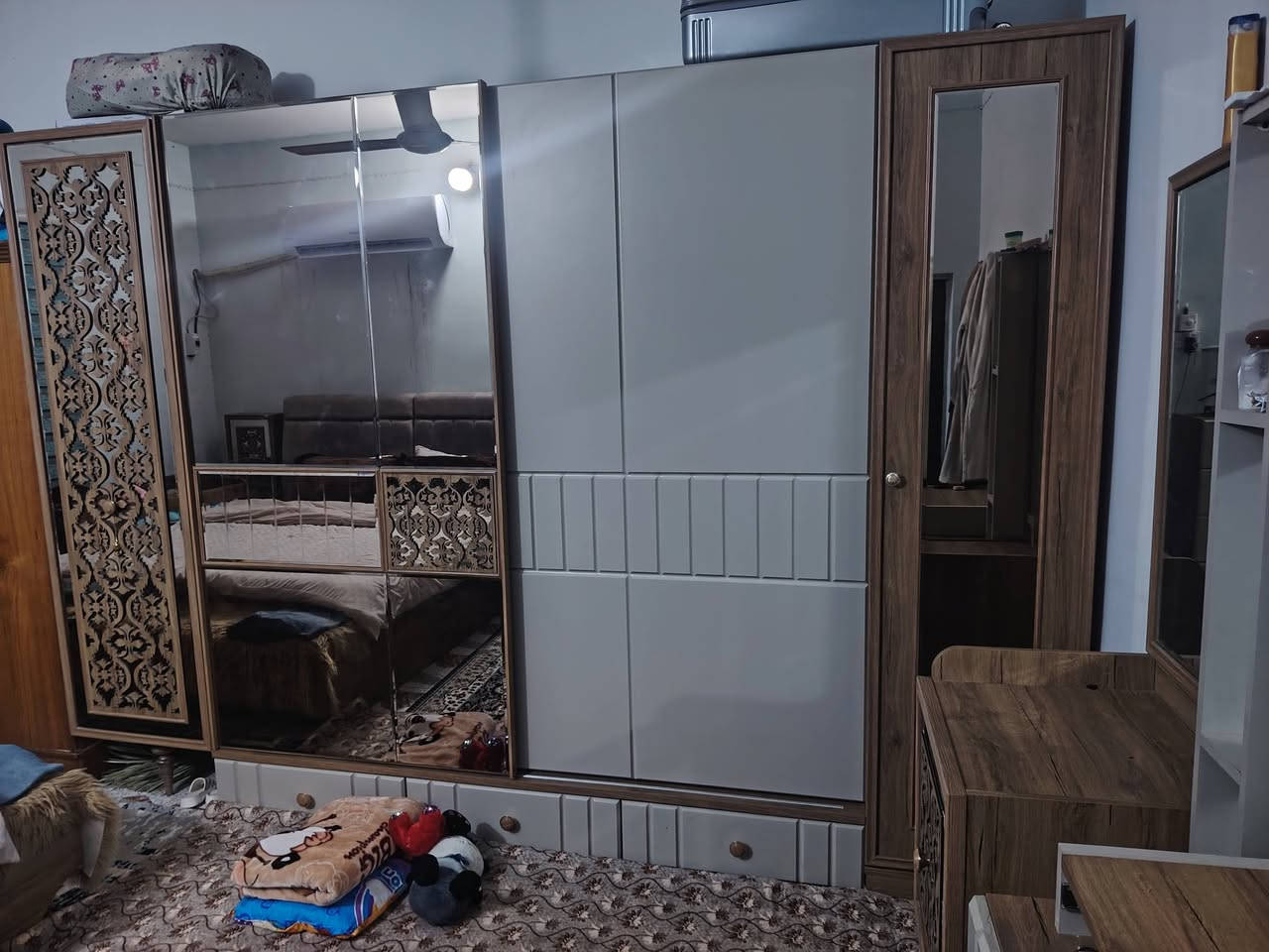 السلام عليكم غرفه تركيه مودرن للبيع نضيفه جدآ السعر مليون وربع بيه مجال الشد والنقل مجاني مع صيانه مجانيه لمدة سنه اتصال على رقم ***********
