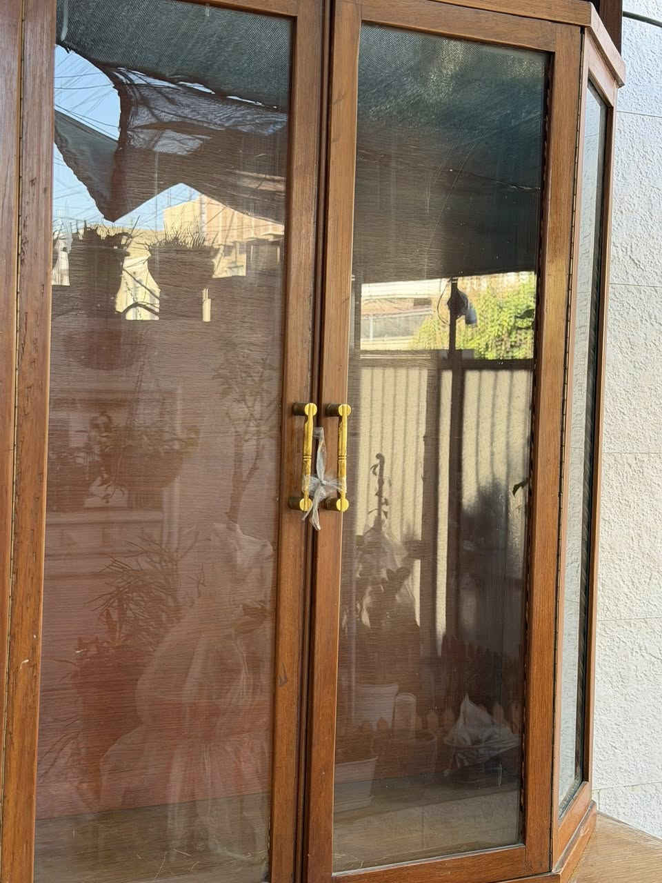 السلام عليكم عندي بوفيه   اريد ابيعها مابيها اي ضرر   اخت الجديده خشب بورمي والتغليف صاج اصلي اريد ابيعها مستعجل لان ماعدي مكان مكاني بغداد حي القاهره  اريدها ٥٥٠ 
***********
