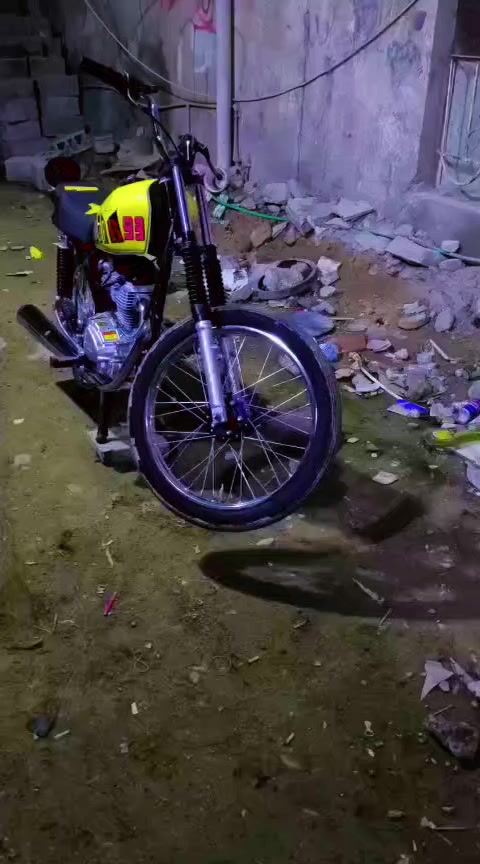 دراجة توها معمرة  نضيفة ومكفولة من البوكة كلك السعر 700 المكان البصرة الزبير ***********
