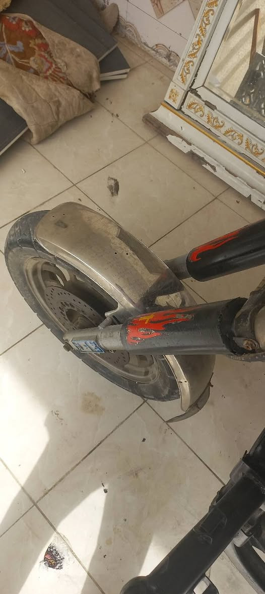 ستوته ادوات مكفوله بس ٣ فلت تعمير ستوته كلش حلوا محرك ٢٠٠  بسعر٦٠٠وبيه مجال بصره اب الخصيب ***********

