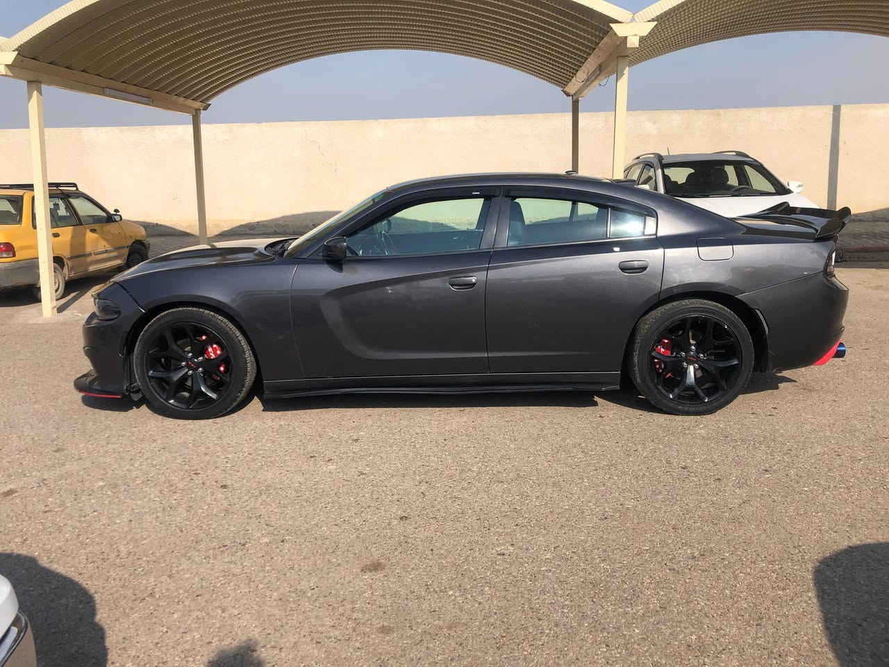 السلام عليكم 

جارجر 2019 رقم بغداد باسمي

ماشيه 70 الف ميل 

الحادث موضح بالصور 

بارد الجاملغ عكس السايق والبنيد محدث 

السياره مابيها صبغ نهائيا عدا البنيد والدعاميه لان محدثات 

السعر 197

التواصل 

***********

مكاني بغداد
