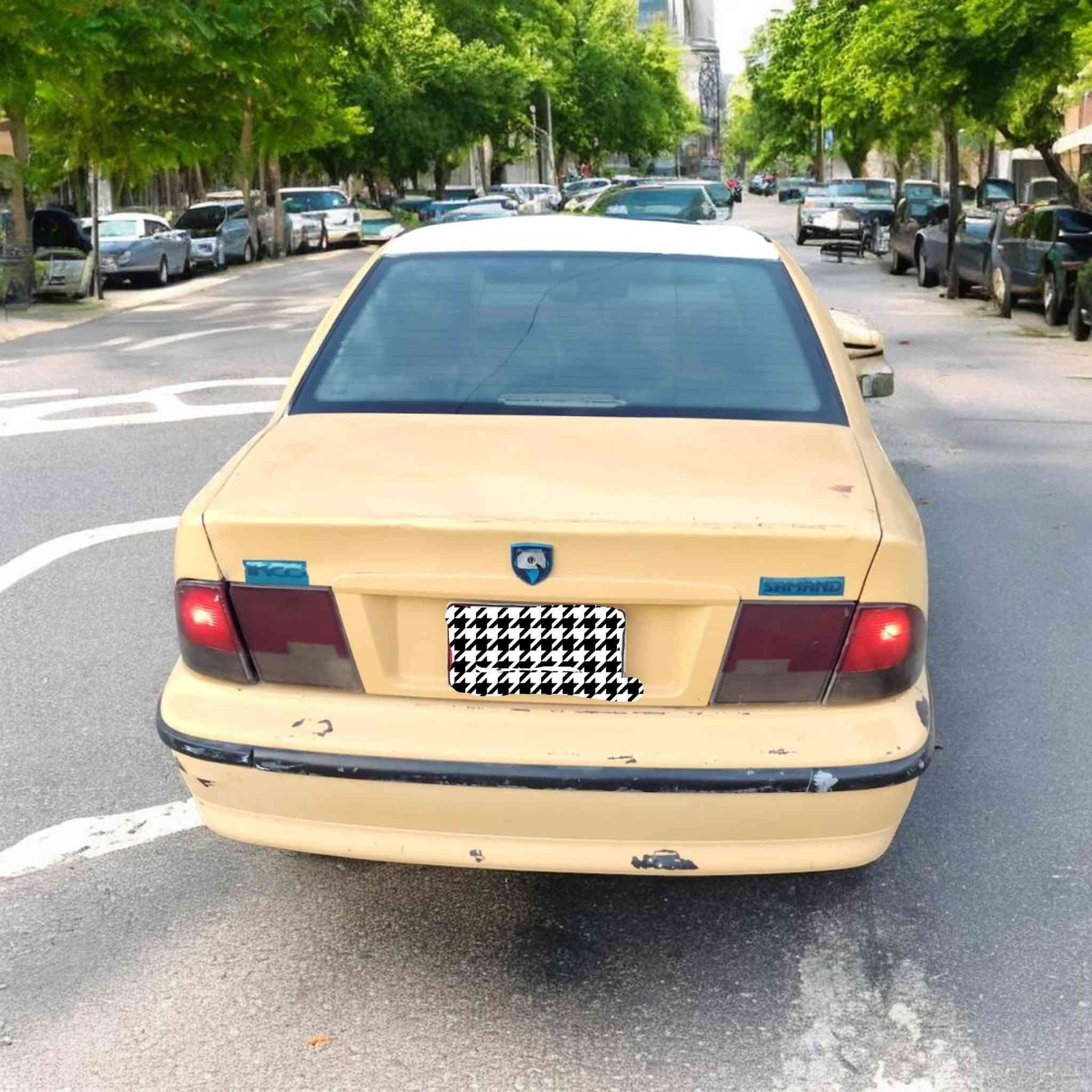 سلام عليكم سمند البيع مديل 11مكفوله من الضربة التبديل بيهه صبغ حزام بدون ضربه مكينه وكير وحداديه وتخم تاير ابو الخطه صارله سبوع  من شاده رقم مثنى سنويه الغايه 29  مصفره هيه وغرامات السعر 27 وبيهه مكان السيارة ديوانيه رقمي بي واتساب ***********
