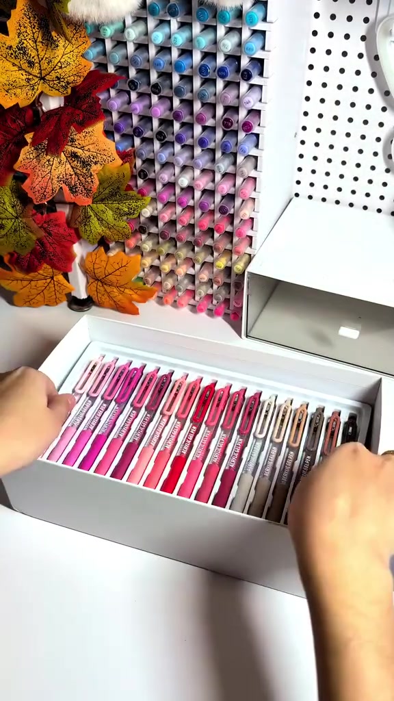 بس محبين الرسم والفنانين هنا 🔥😍
شوفولي هل بكج ! بيه ٩٠ قلم😍😂😂
ماركة كوالتي رهيب


**إذا كنت صاحب هذا الإعلان وتريد حذفه لأي سبب، رجاءا أرسل رسالة إلى الدعم الفني**