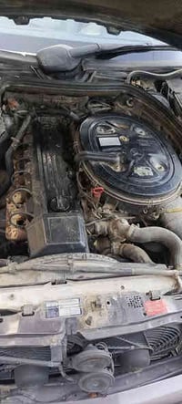 عندي مارسدس (  دب )  موديل 91  نضيفه كلش مال جناي  السعر 85 وبيه مجال ...