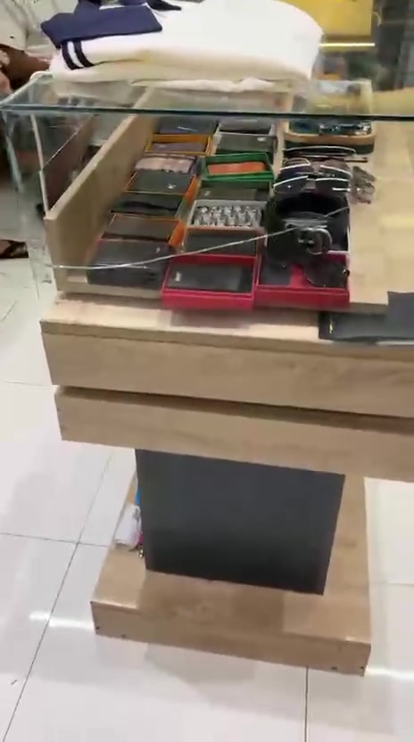 ميز عرض سعره 350الف
***********
