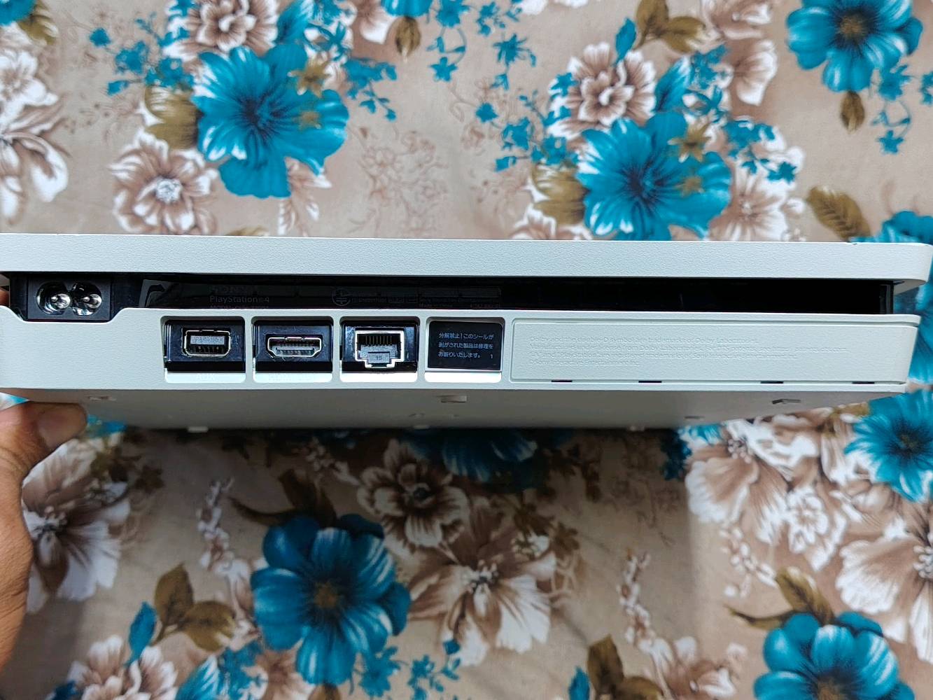 للبيع: PS4 Slim أبيض بحالة الشركة
الجهاز لوك لوك لوك، نظافة 101% مو بس 100% (شخط ما بيه، استخدام كلش قليل ).
​المواصفات والملحقات:
​الموديل: PS4 Slim (سليم) لون أبيض.
​الهارد: نصف تيرا (500 جيجابايت).
​النظام: أونلاين.
​ مع 3 جويستيكات (تجاري). وحدة بل كارتونة ما مفتوحة 
​الملحقات: كافة ملحقاته كاملة (كيبل الطاقة، كيبل HD، كيبل شحن اليد).
​➕ 
​UPS (يوبيس) بقدرة 1500 من شركة فابر (FABER)، الجهاز ممتاز (يحتاج فقط بطاريات).
​💰 السعر: 280 ألف دينار (قفل 🔒).
​📍 المكان: بغداد - المعالف - قرب تقاطع درويش.
📞 للاستفسار: ***********
متواجد واتساب الجهاز لوك لوك لوك، نظافة 101% مو بس 100% (شخط ما بيه، استخدام كلش قليل ).
​المواصفات والملحقات:
​الموديل: PS4 Slim (سليم) لون أبيض.
​الهارد: نصف تيرا (500 جيجابايت).
​النظام: أونلاين.
​ مع 3 جويستيكات (تجاري). وحدة بل كارتونة ما مفتوحة 
​الملحقات: كافة ملحقاته كاملة (كيبل الطاقة، كيبل HD، كيبل شحن اليد).
​➕ 
​UPS (يوبيس) بقدرة 1500 من شركة فابر (FABER)، الجهاز ممتاز (يحتاج فقط بطاريات).
​💰 السعر: 280 ألف دينار (قفل 🔒).
​📍 المكان: بغداد - المعالف - قرب تقاطع درويش.
📞 للاستفسار: ***********
متواجد واتساب