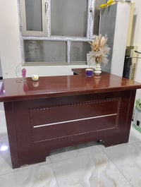 ميز مكتبي • دراسي • شعب