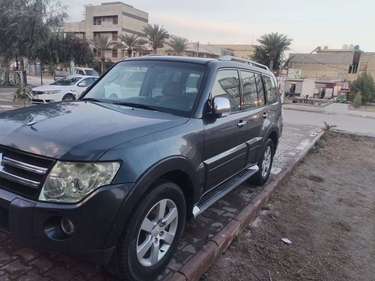 باجيرو 2008  حبتور فول مواصفات   رقم  بغداد مشروع واطني  بدون حادث  سيارة  مكفوله كفاله عامه سياره كلين عله واضع الشركه معروفه خليجي كويتي السياره جديده مال جناي فورويل نضام دفلوك كشنات جلد كهربائي اشارة بل مري شفط تحكم ستيرن شاشه اندرويد شاشات خلفيه  اصليه فتحه تبريد ثلاث قطع حساسات خلفيه زاد ثلاجه تخم تاير كير مكينه حداديه خير من الله سياره جديده لوك محرك ٣٨٠٠ لوك ما مفتوح ابلادي ماشيه ١٣٠ السعر ١٢٥ الاتصال ***********
