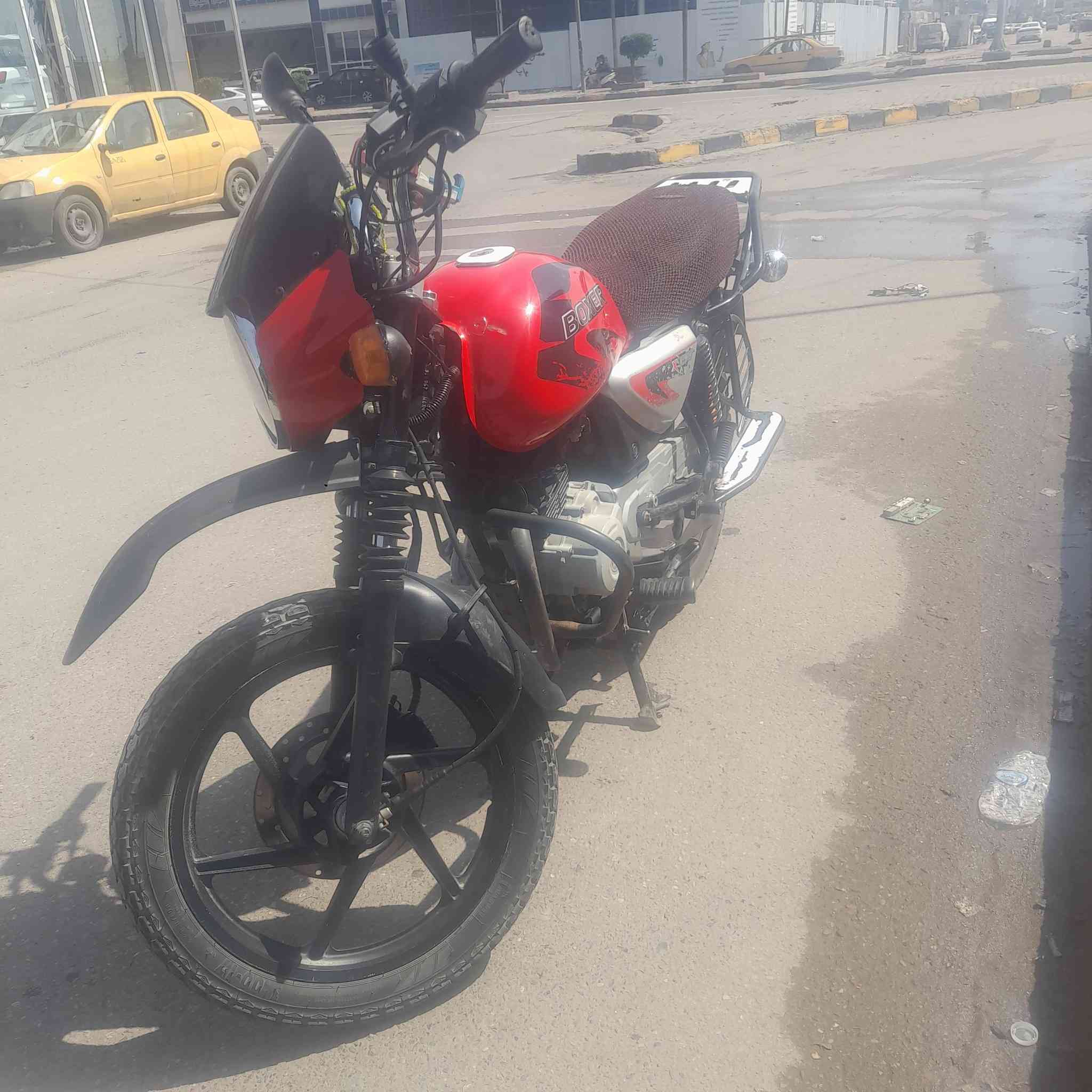 دراجه بوكسر موديل 21 رقم وسنويه
ملاحظه :  راعيها  ما اندله

دراجه جاهزه وخير من الله

السعر 1300 وبيها مجال للشراي

العنوان بغداد مدينه الصدر 

***********
