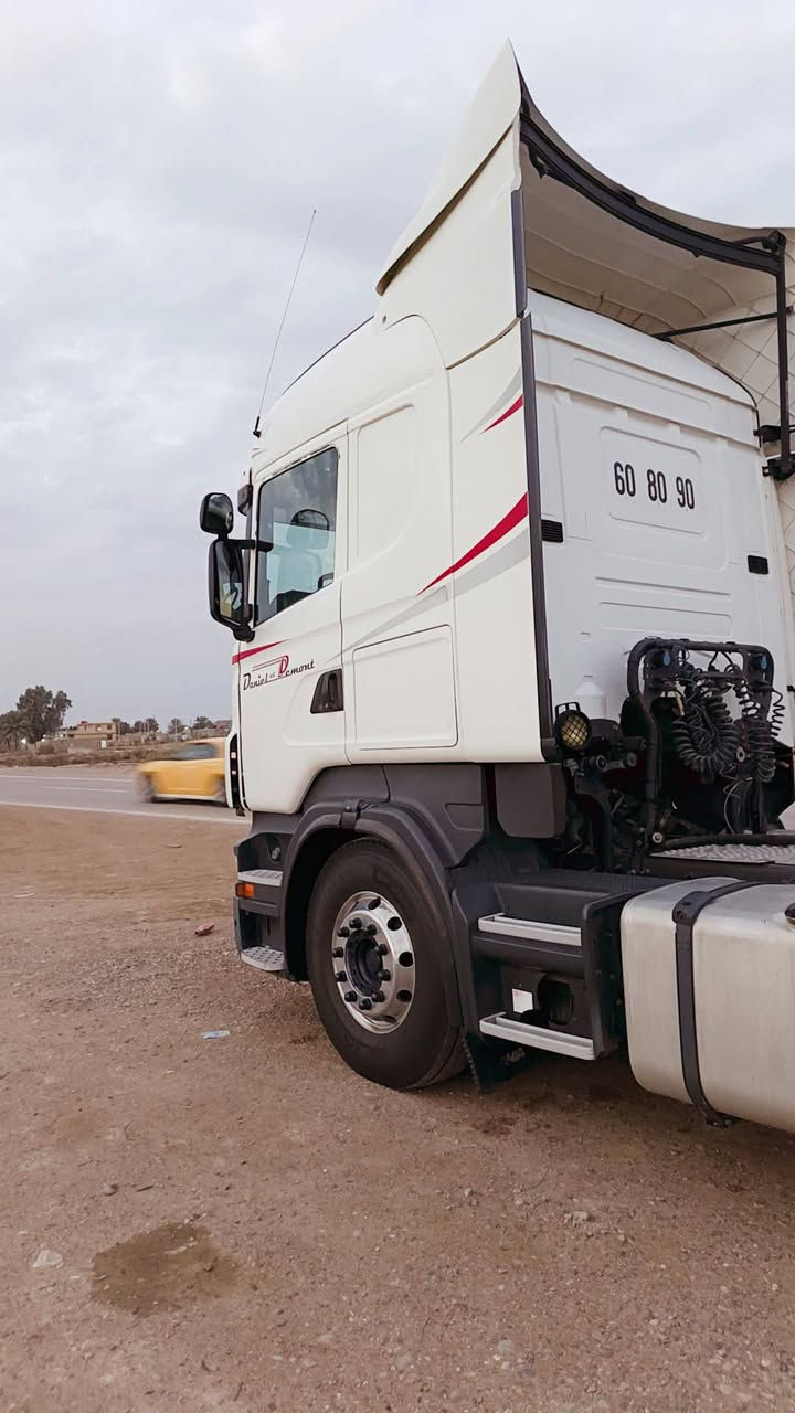 اسكانيا  للبيع مديل 2012 مكينه 420 انجكسن كير الف عادي 3*3 رتايدر فول مواصفات استفساراتصال ***********
