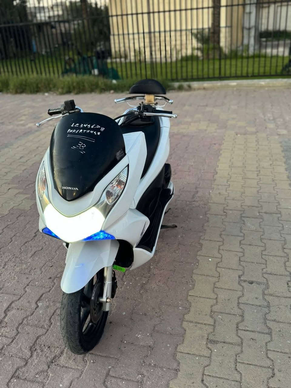 السلام عليكم للبيع دراجه pcxجيل الاول دراجة مال رمبه مديل18 ماخذها رمبه الدراجه على  ايدي حجم مكينه 150ياباني الاصلي دراجه جديده مال جناي 
ياباني الاصلي دراجه كامله أستان كهربائي حساس ازدحام ٢حرف Aدراجه جديده الدراجه مكينه لوك شلعه معدل خير من اللّٰه دراجه تكول جديده بمعنئ الكلمه واحلا من الصور  دراجة مكينه مكفوله اي نقص مابيه
السعرمليون 350    و مجال قليل 
*********** المكان بغداد مدينه
