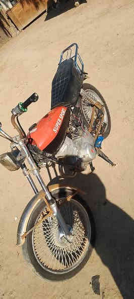 سلام عليكم دراجة البيع   ارشه اصلي مكان دوانيه قضاء الدغاره  سعر 225 بيه مجال /***********؟؟؟؟؟؟
