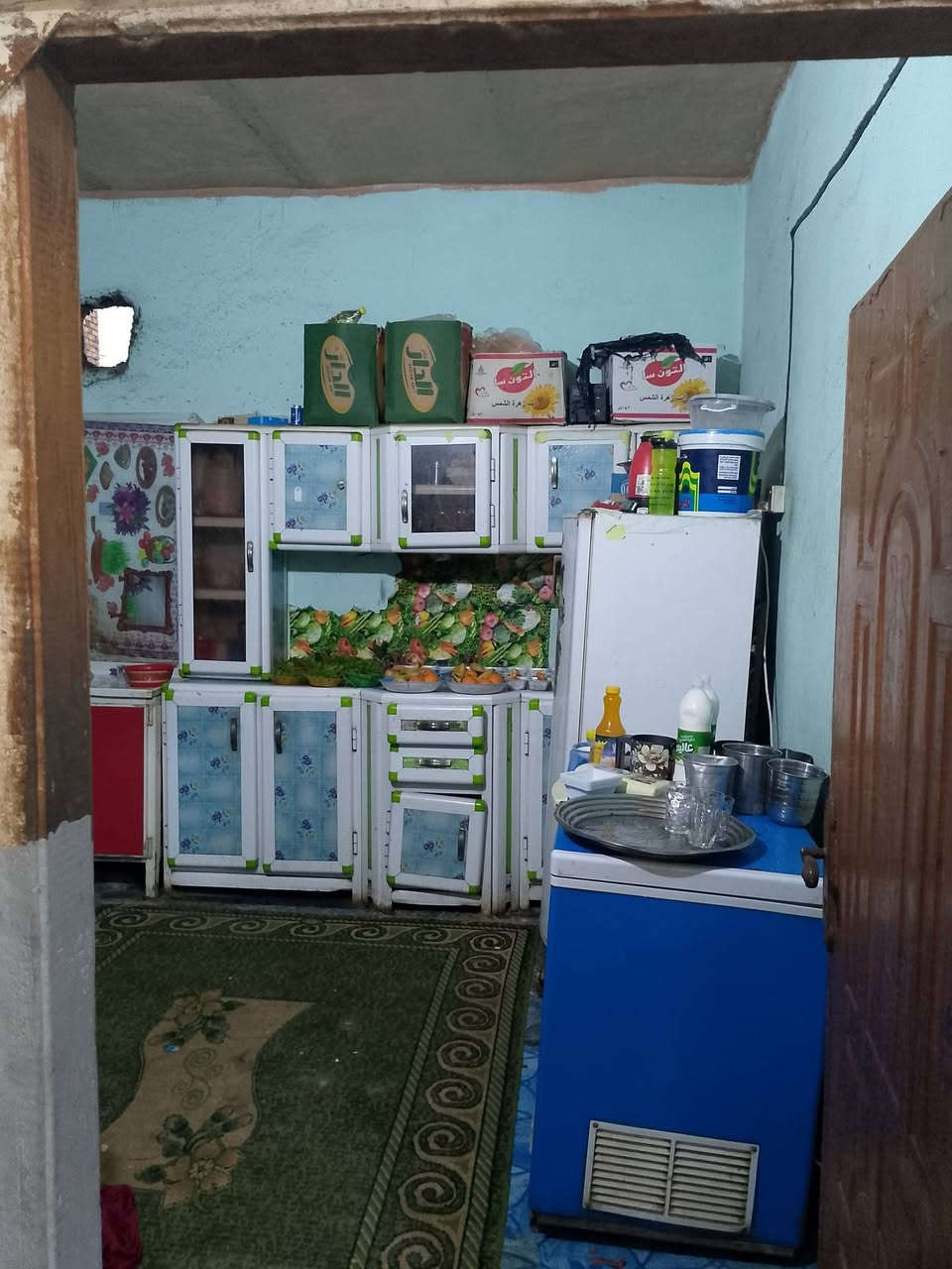 سلام عليكم الدار للبيع المكان القاسم ع حي السعيدي مقابل جامعه الخضراء يبعد عن طريق يا حسين 150متر المساحه 200متر الاستفسار على رقم ***********
