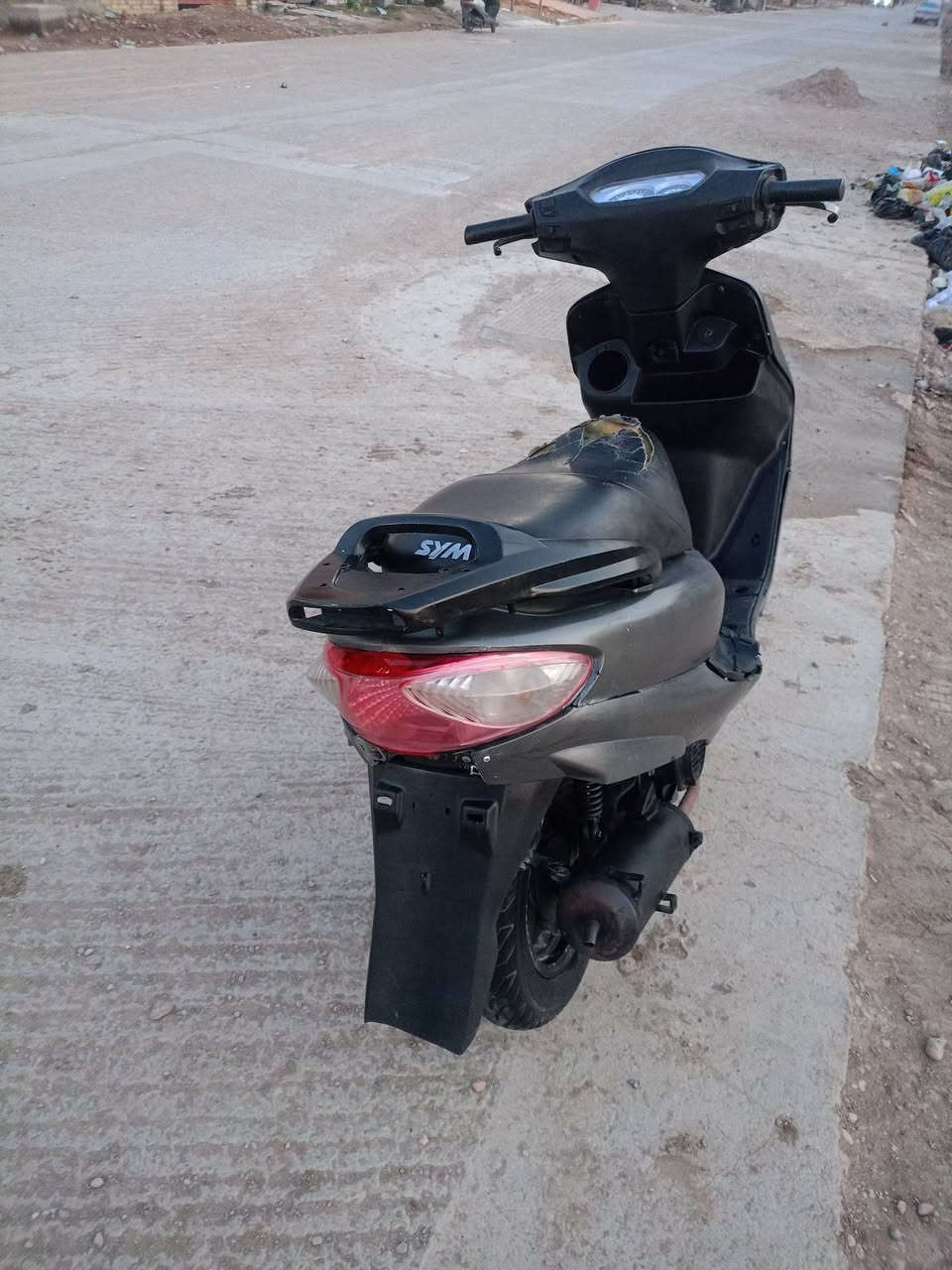 سلام عليكم دراجه سيام كلجات ريا.ضيه مكينه مفتوحه مجفته مره وحده دراجه خير من الله ما ناقصه اي شي كهربائيات شغاله سعر 300 وبيه مجال... مكان زين القوس شارع الجوبه.. الاتصال على الرقم... ***********
