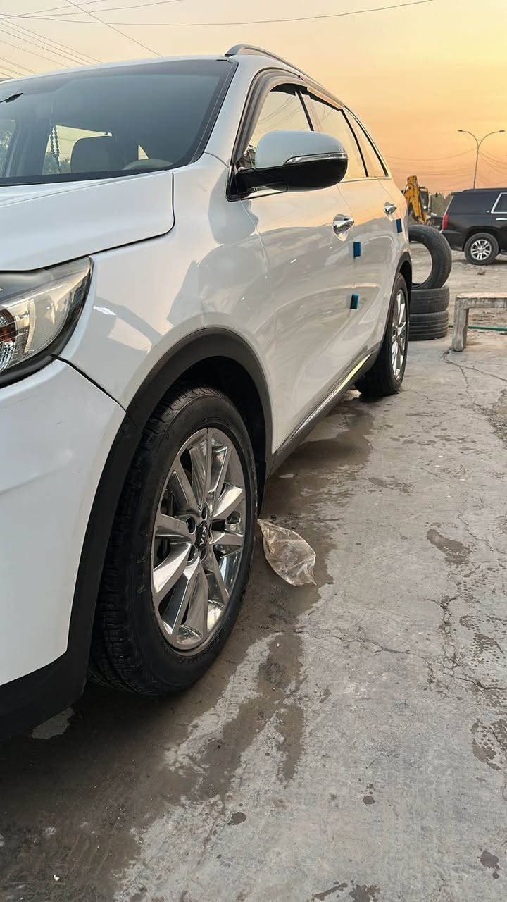 السلام عليكم اخوان 7714252603

للبيع بأسمي التحويل ثاني يوم رقم ( بغداد ) 

كيا سورنتو 2018 خليجي  

نص فول مواصفات

السياره جداً جديدة  

6 سلندر 3.5

7 راكب 

3 قطع تبريد 

بصمة 

بصمة ابواب 

 

جنطة كهربائية 

جنطة ذكية 

كشنات جلد

كشنات كهرباء

نقطة عمياء 

تحديد مسار 

مانع نزلاق 

كروس مثبت سرعة 

سايد بريك دكمة 

3 انظمة قيادة 

نظام ترحيب  

ويل كروم 19

حساسات امامي و خلفي 

كامرا خليفية دوارة 

اشاير بل مري 

تحكم استيرن 

منظومة لايت زنون 

شاشة كار بلاي ذكية بنظام اندرويد 

تخم تاير جديد ، صدر كامل جديد 

كير + محرك ( كفالة ) 

سيارة  بيهة تبديل بنيد والسونار موجود  واماكن بارد بسيطة 

السيارة مكفولة من ( الصبغ ) . 

                          

السعر ( 233 ) وبيهة مجال شي بسيط وبالخدمة للطيبين . 

التواصل خاص او واتساب او الاتصال *********** بغداد, العراق
