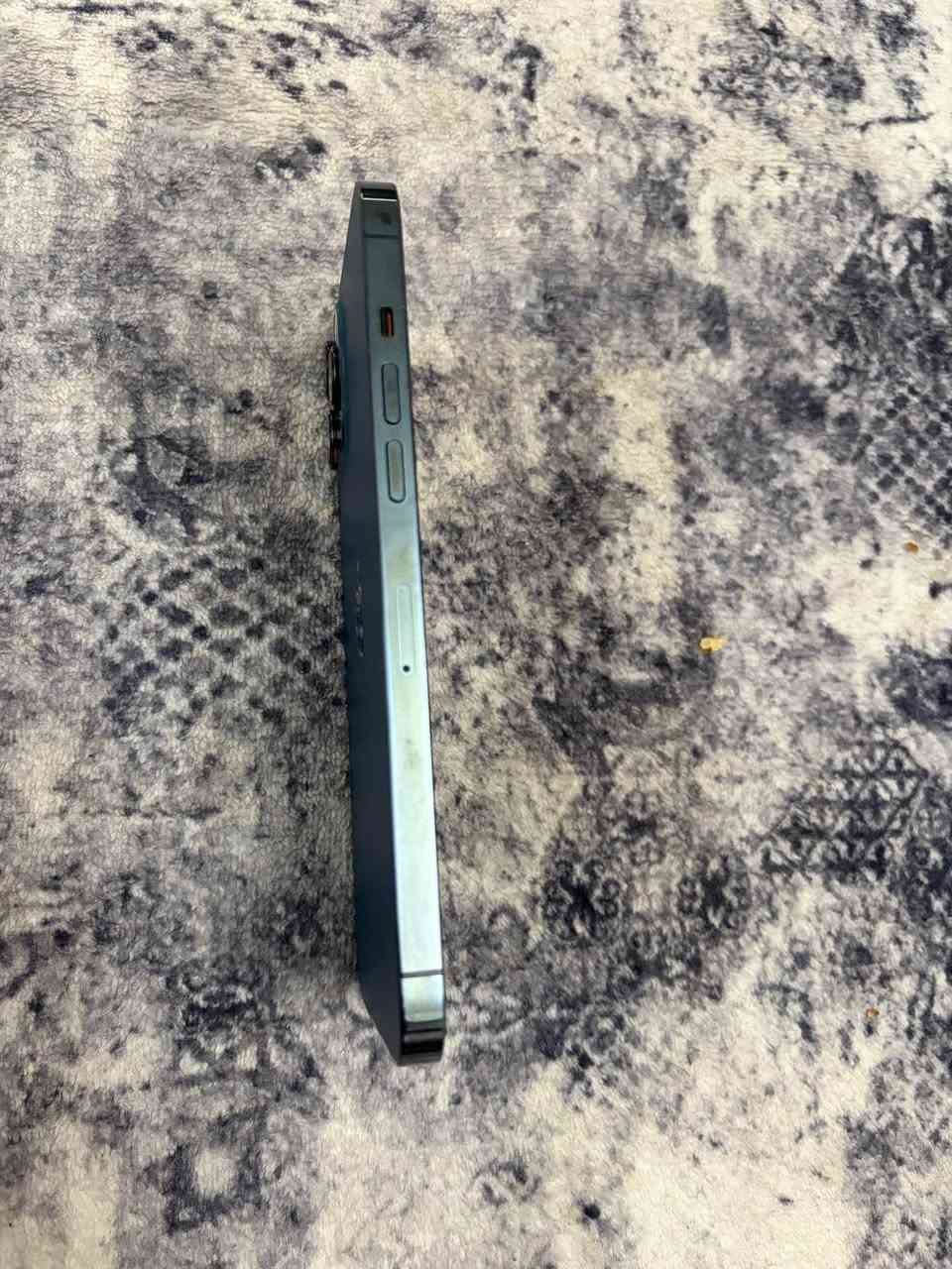 للبيع ايفون 12 برو ماكس 
256Gb 
بطاريه 80 % 
شاشه مبدل بلادي فيس ايدي متوقف 
للستفسار اكثر خاص او اتصال *********** كركوك, العراق
