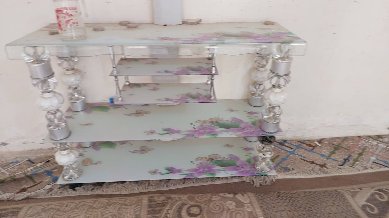 أغراض مستعمله للبيع بسعر مناسب جدآ للتواصل ***********
