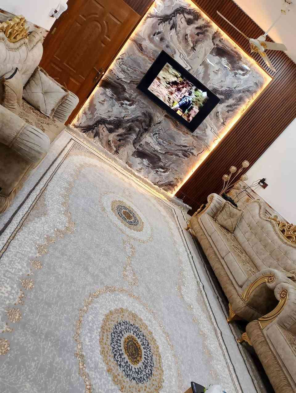 بيت للبيع الكاظمية الثانية الطي بدايه نزال عباس الكهربائي بشارع ١٢ ثالث فرع عاليسره المربع الذهبي مساحته ١١٤م واجهة ٧ ونص مدخلين مطبخ وحولي وصالة ضيوف وغرفه نوم وصحيات ثنين خارجيه وداخليه والطابق الثاني غرفه نوم كبيره وغرفه مخزن صغير ماء أسأله كهرباء وطني وسحب الأتصال عالرقم ***********
