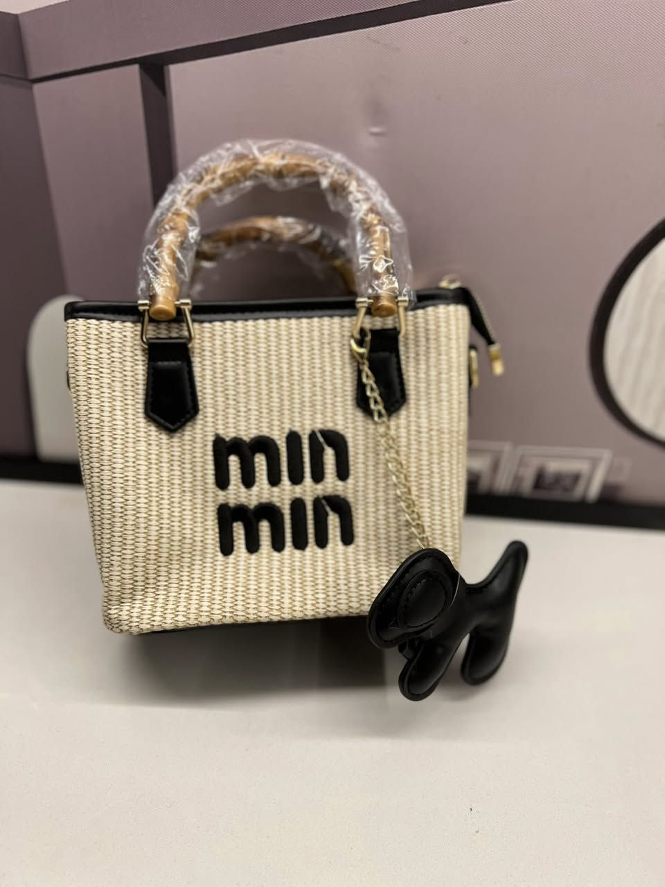 حقيبة miu miu كوالتي عالي


**إذا كنت صاحب هذا الإعلان وتريد حذفه لأي سبب، رجاءا أرسل رسالة إلى الدعم الفني**