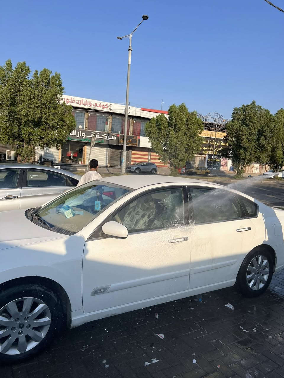 سلام عليكم من رخصت الادمن  سياره رينو سفران ٢٠٠٩  أربعه     سلندر مرفق   شاشه وكامره السنوار سياره جديده بمعنا الكلمه السياره جاهزه من كلشي تبريد تدفئه كشنات كير محرك مكفول حداديه جديده السياره مال جناي   انه مكلفً بنشر رقم صاحب السياره *********** سعرها ١٠٥ وبيها مجال
