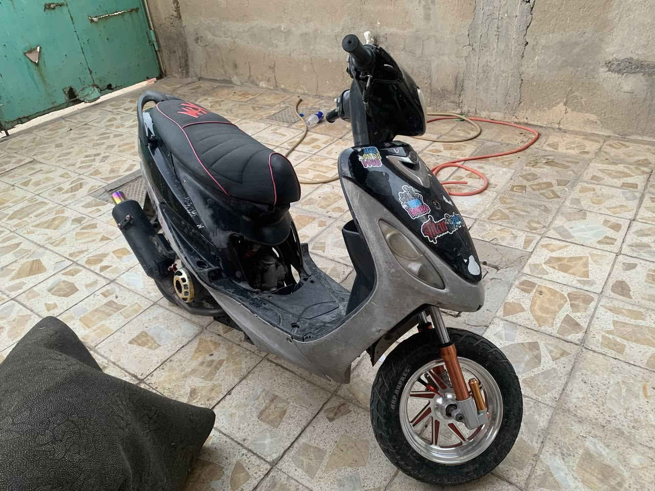دراجة ماكس قجمة للبيع نضيفة و مزودة السعر 375 و بيها مجال بصيط مكاني نجف ***********

