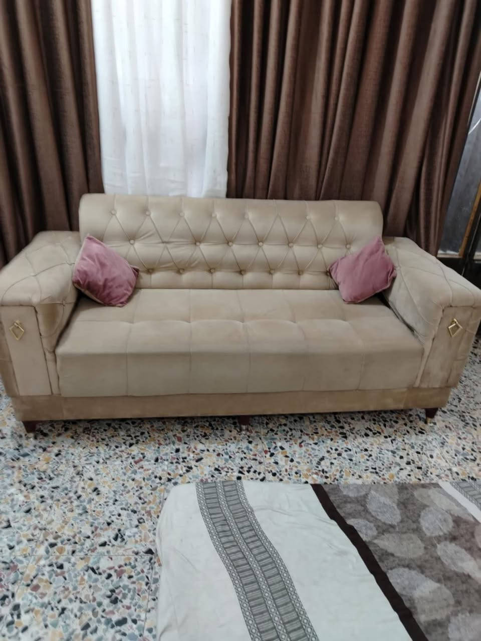 تخم للبيع كلش نظيف قنفات 2 اكبار و2 كراسي مكاني الصليخ السعر 300 وبي مجال


**إذا كنت صاحب هذا الإعلان وتريد حذفه لأي سبب، رجاءا أرسل رسالة إلى الدعم الفني**