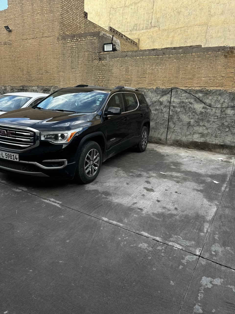 سلام عليكم 

جمسي اكاديا 👌 
موديل 2019

وارد خليجي 

صدر امامي خلفي جديد 🔩
مكينه 6سلندر3600

رقم سياره  اربيل دولي 🌏

دفع رباعي

ماشية 135 الف

تبريد3قطع
7راكب  كشنات كهرباءي
بصمه تشغيل عن بعد 

صندوق كهربائي ⚡️ 
تخم تاير جديد 
كير محرك جديد بشرط
سنويه لحد 36 هزه جديدة لحد 27
العنوان ديالي بعقوبة   
رقم 
*********** //***********
