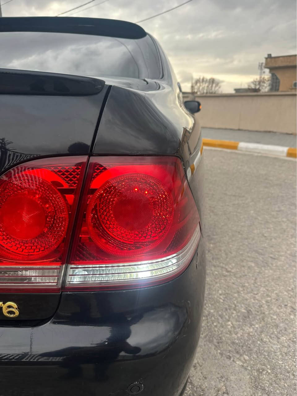 بەناوی الله 
شاهینە ساخ ١٨٤ فوول ٢٠٠٨
گێڕ و مەکینە لۆک بێدوکەڵ 
سڵاید
جڵد
هیتەر
تەبرید گەرم و سارد بەشەرت
دەژبڵ و دکتی هەواکانی لۆک لۆکە
ئاوێنە ئیشارەت
دەبڵەکانی تۆمسە بەرزو نزم دەکات و زۆر نەرمە
تەقەو ڕەقە بەشەرت 
ڕۆن و هایدرۆلیک کۆڕاوە
٤ تایە و ویل ئیمڕۆ بەستومە بۆی ٢٠٢٦
دەژبڵ بیلاد هەوای بەرقاچی هەیە
تاقم بڕخووی وێڵد 
مکەبەرەکانی سیستەمی بۆسە
زینۆن و عەدەسە 
ئاوێنە ئۆتۆ 
چاڵ و شووختی نیە
بەسمەی بەسراوە و درگای عەکس کراوەتەوە 
هەموو گیانی بەشەرت و لە گلۆپێکیشی نەقس نیە 
تکایە بۆ خەلەل تێل مەکە بە مانای کەلیمە لۆکە
***********
واتساپ و ڤایبەری لەسەرە
نرخی ٧٩$ (سەر شانەکانی بۆیاخە) 
موسو بڕاوە بەشەرت حلبجة, السليمانية
