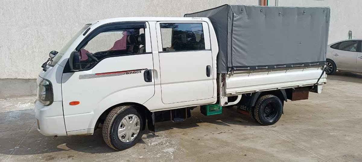 کیا دەبڵ قەمەرە ٢٠١١ 
 براوەی دوبەی 
 تەبرید سارد و گەرم بەشەرت  
 بەشەرتی گێڕ و مەکینە  
 سەیارەیەکی  توند و تۆڵ و بێ کێشەیە 
چەمچ و چادری لۆک بۆ بەستراوە 
نرخ ٧١ $ و معامەلە  
 تێبینی -- انجکتەری دەنگی تیایە  
*********** ئەمە ژمارەی خاوەنەکەیەتی Honolulu, HI
