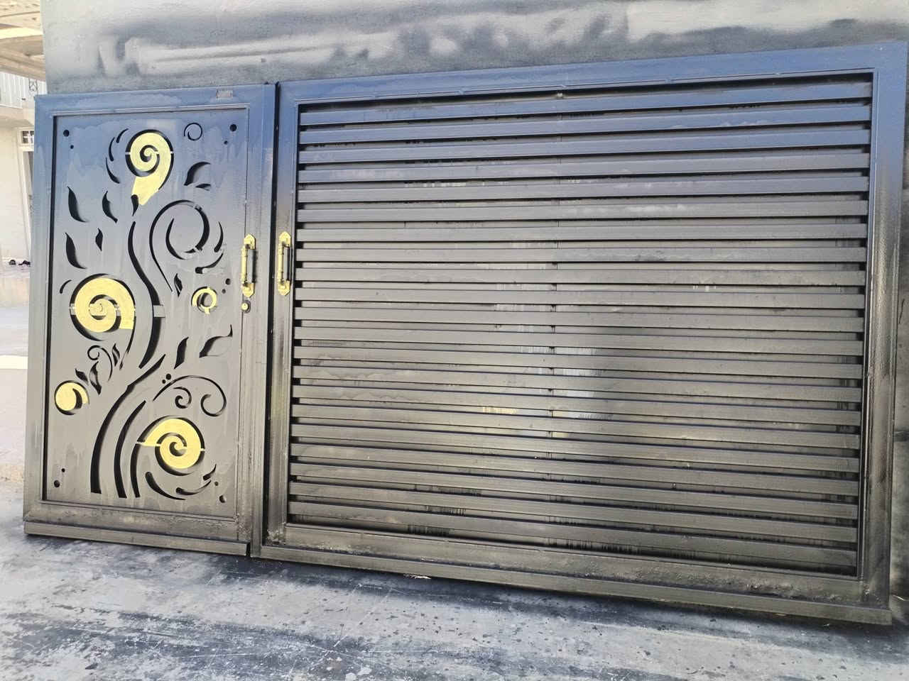 أبواب حوش سلايت عدد 3 نضاف فول بسعر مناسب للبيع الاستفسار 👈📞 ***********
