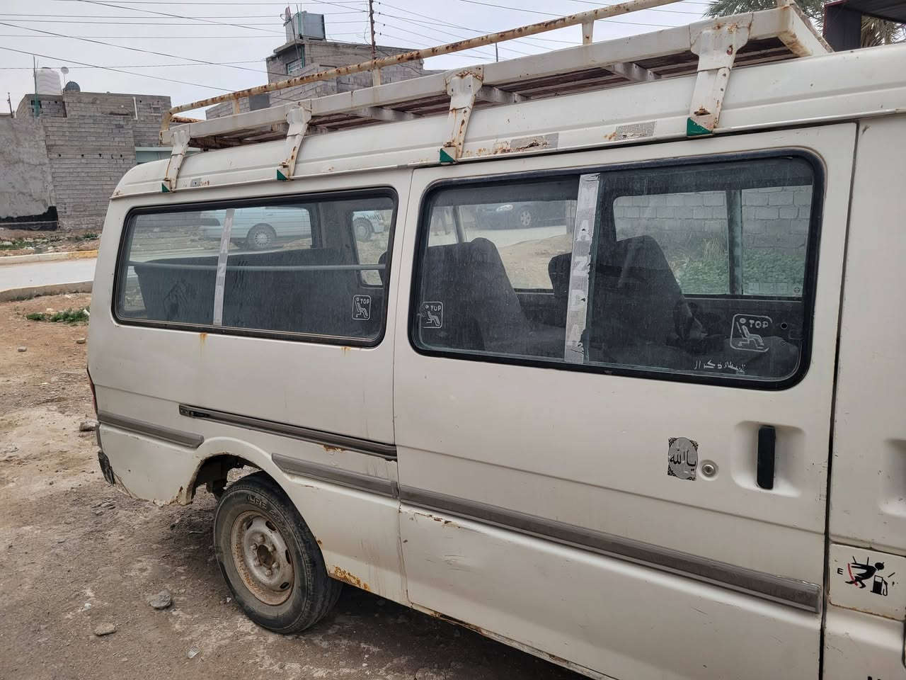 مازدا 14 راكب موديل 1992 رقم انبار سنويه ساقطة من 2020 السيارة متعرضة لحادث ضربة من كدام وسعرها مناسب مطلوبة هيئة 700 الف. كير اوتوماتيك ومحرك ونجي 4 سلندر مشدود حاوية قبل 5 اشهر بيهه خياسات مكانها ديالى بعقوبة .
سعرها 20 بيها مجال 
موجود صاحبها يحول
***********
