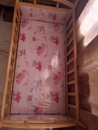سرير اطفال • جديدة • ما نام بيها