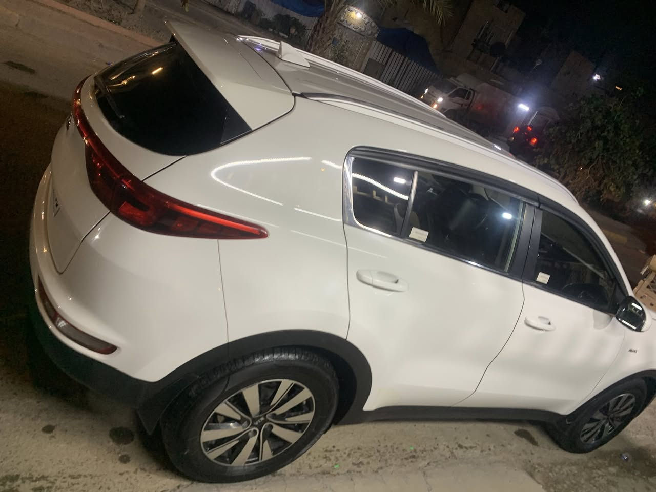 السلام عليكم من رخصة الادمن سبورتج وارد أمريكي موديل 2017 حادث بنيد صبغ ودعامية امامية  والصور مرفقة بالمنشور 
سيارة خير من الله نظيفة ومرتبة
سيارة مواصفات عادية
تبريد وتدفئة خير من الله
مكينة 2400GDI
تبريد قطعتين
كشنات جلد
تحكم استيرن
ثلاث وضعيات قيادة
شاشة وسط
كاميرا دوارة
ماشية 65
رقم بغداد الدولي
السعر/157$ وبيها مجال ان شاءالله
مكان السيارة بغداد جميلة/الطالبية
للاستفسار//***********
