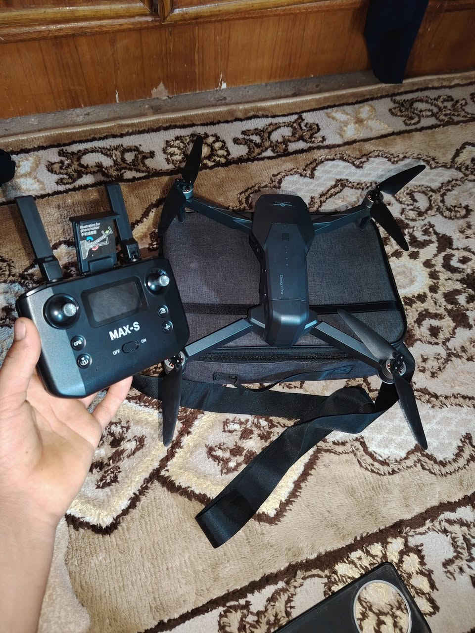 السلام عليكم
درون kf101 max_s
كامره كمبل 
ربط كيبل
مدى 7 كيلو
ارتفاع 500 متر 
بطاريه 36 دقيقه
جنطه كامله 
ريش احتياطيه 
رقم صاحب الدرون *********** 
وهذا بي واتساب *********** 
مستعجل عل بيع!  
مكاني نجف
