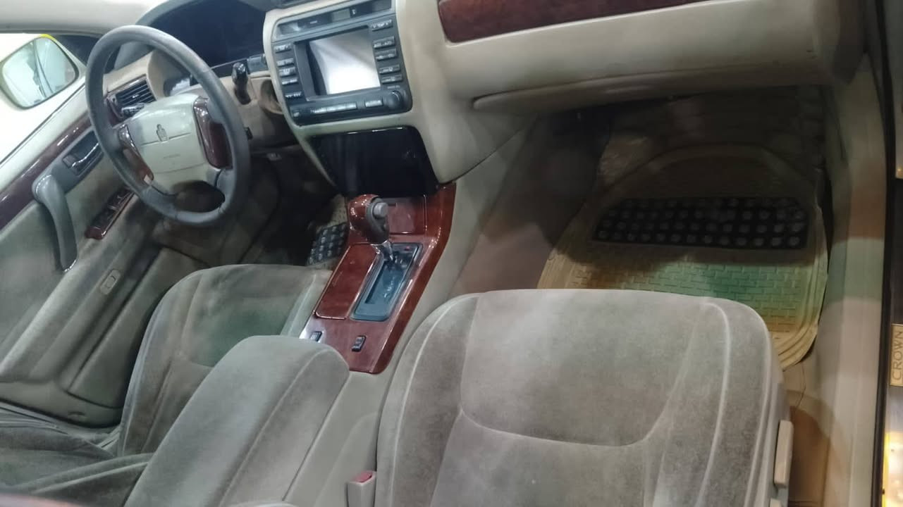 ملكة 2000 
مدفوع كمرك وضريبة 
جديده وجاهزه 
رقم بغداد مالك نجف 
السعر 59 ورقة 
***********
