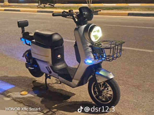 وهذه رقمي ***********

السلام عليكم 
للبيع موطور شحن R900

مواصفات 
بصمه 2 سويچ 2
شاشه بعدها بنايلونها 
لايت بومة عالي ناصي 
بريكات 
دبلات 
باتريات ٣٠ امبير بس واحد  ٢٨
اشاير يمين يسار 
تواير جدد 
ستاند 
الموطور حيل نضيف 
الاستفسار اكثر خاص 

شرط مابي كلشي وين ماتريد تفحصو ..؟
