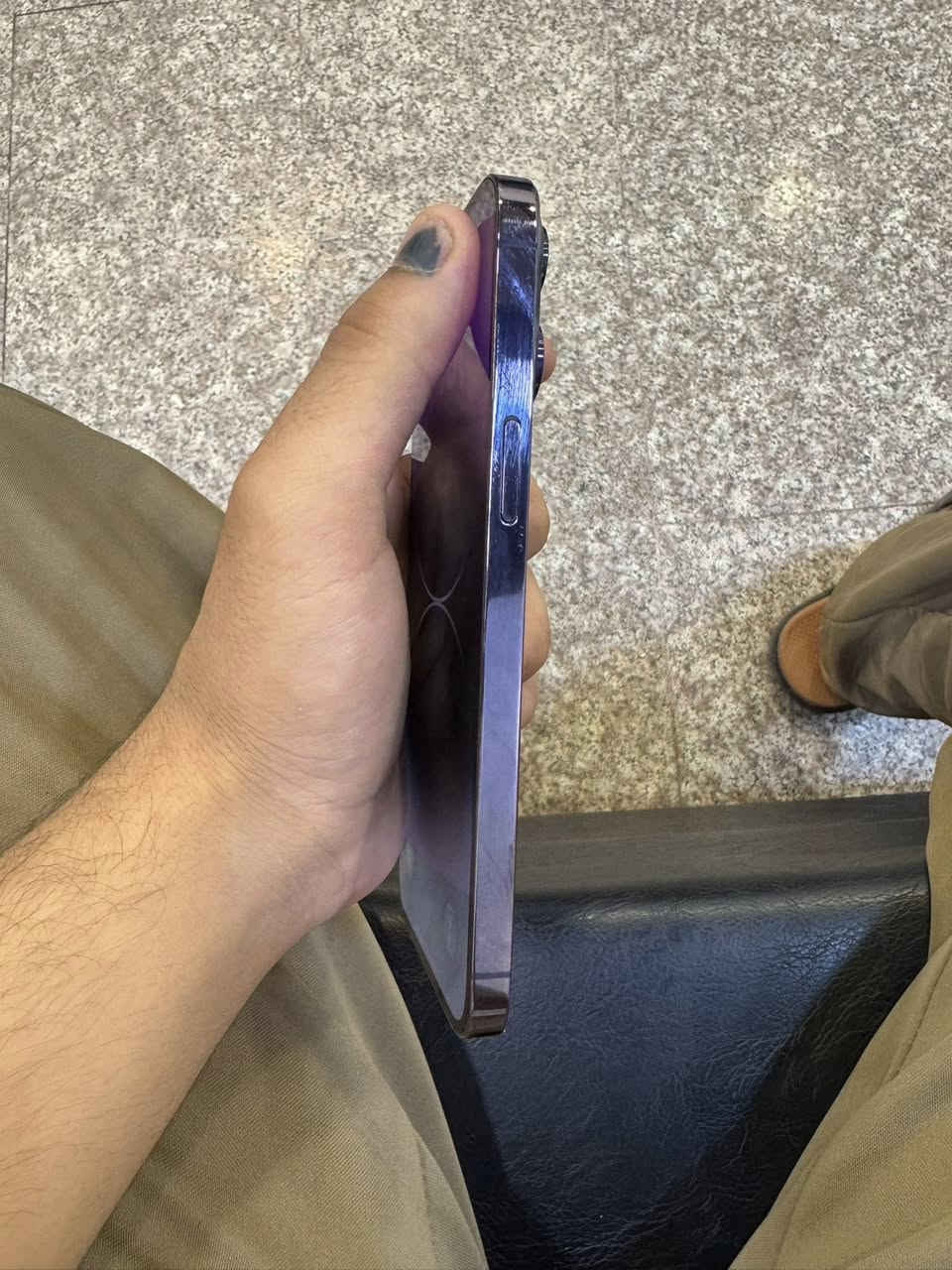لسلام عليكم 

للبيع ايفون ١٤ برو ماكس 

ذاكره ٢٥٦ 

بطاريه ٨٣ 

شرق اوسطط

تعال افحص بس الكامره بيها مشكله يجوز بالاعدادات ما اعرف 

سعره ٦٧٥ 

للستفسار ***********
