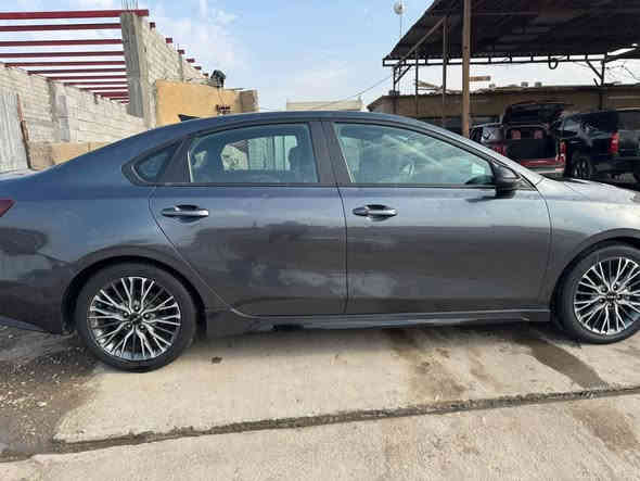 السلام عليكم
فورتي 2023 جيتي لاين
رقم بغداد
مكينه 2000
الضرر محولبه صفحه وحده 
بدون ايرباك
ماشية 15  الف
بصمة 
تشغيل عن بعد
فتحه 
شحن لاسلكي
كشنات جلد
تحديد مسار
تثبيت سرعة
شاشه كبيره
كأمره دواره
ثلاث انضمه قيادة
السعر 155 ورقة
العنوان بغداد حي النصر
رقم الهاتف ***********
