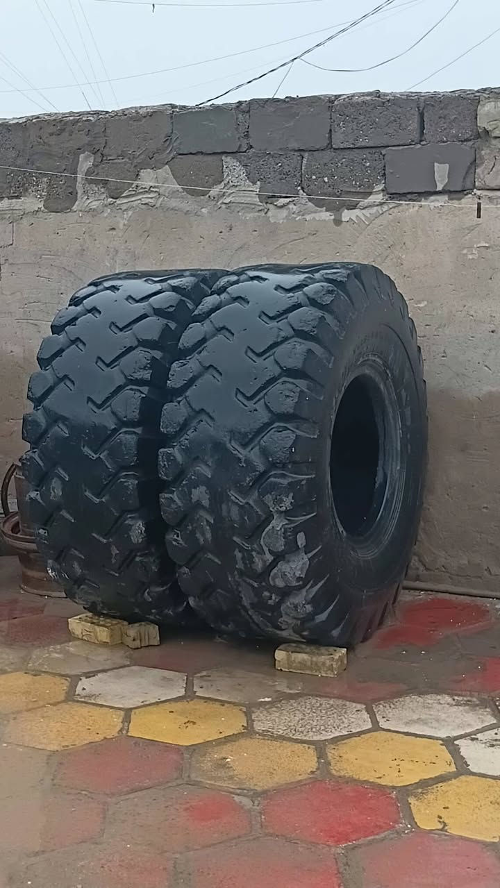 السلام عليكم البيع زوج تاير 23\5\25 نضيف ينشد جوبلس العنوان بغداد الستفسار عله رقم  ***********
***********
